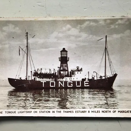 Lightship 보트호텔 *