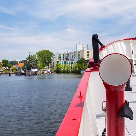 Lightship Hotel en barco