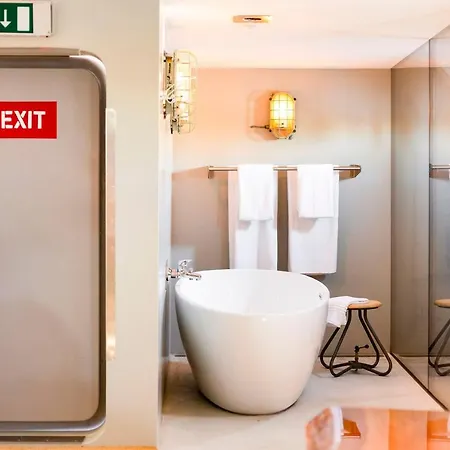 Lightship ספינת מלון